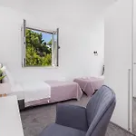 Elixir Villa *