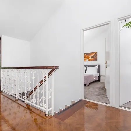 Villa Elixir *