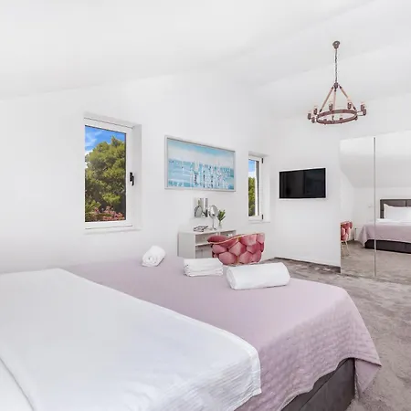 Villa Elixir *