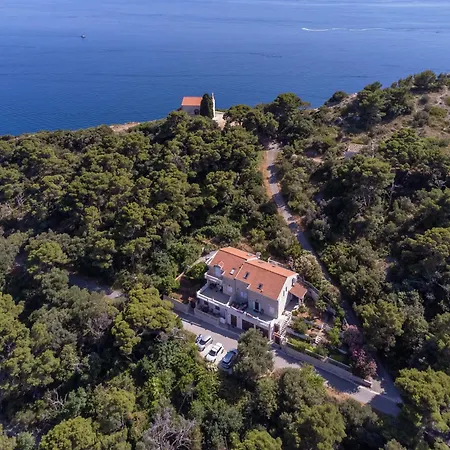 Villa Elixir